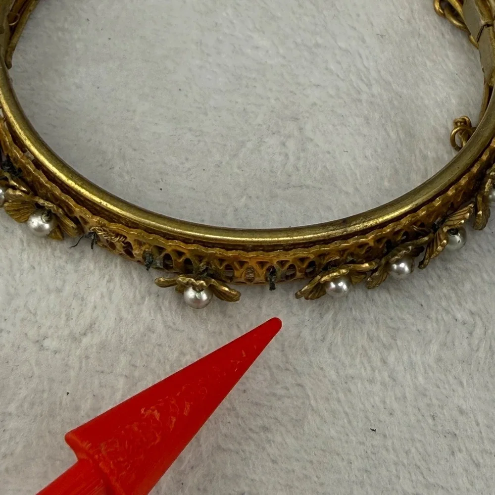 Miriam Haskell read bracelet